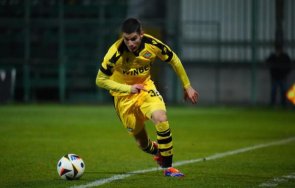 преговорите напреднали ботев пловдив продава румънския шампион