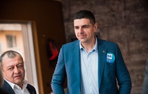 мрежата пламна заплахите мирчев посмя пипне бойко ушетата шамари раздава спре оземпика герб половин дузина спецове азиатски бойни изкуства