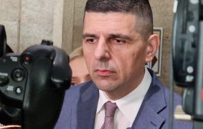 сини партизани култови въпроса побойника мирчев сам бие пеевски борисов поотделно кибер оръжия троянски коне мелето