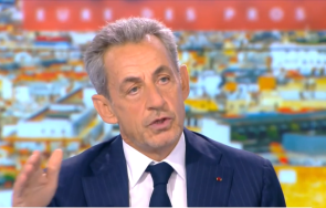 саркози пише книга затвора нечовешкото насилие беше ежедневна реалност