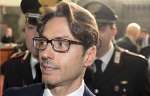 синът берлускони призова лица форца италия