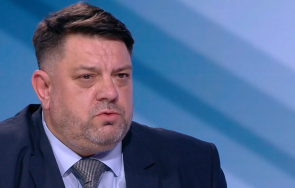 коледно новогодишно двойният аршин кокорчо контрабандата корупцията разточителни бюджети едноличната власт историята запомни изцепките асен василев