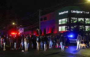 стрелецът университета браун американския щат роуд айлънд самоубил