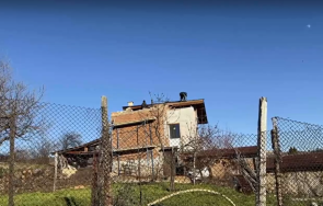 отнесен ураганните ветрове семейство малки деца пазарджишко остана без покрив