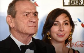 трагедия холивуд намериха мъртва дъщерята томи лий джоунс