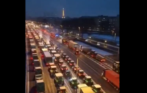 фермери влязоха париж трактори знак протест видео