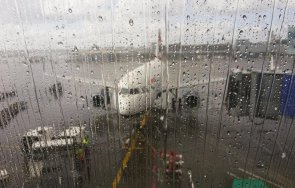 шок летище мъж опита пътува мъртвата съпруга