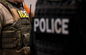 имиграционен офицер минеаполис простреля мъж венецуела нахвърлил