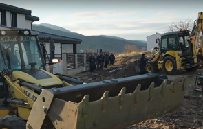 асеновград трети ден без вода заради спукан водопровод построена къща