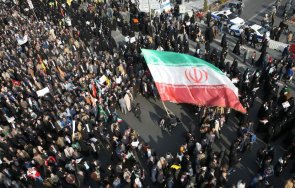 синът сваления ирански шах призова протестиращите превземане големите градове