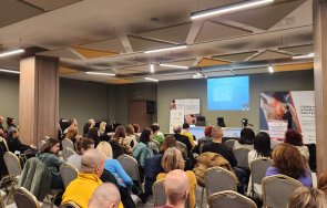 специалисти гръбначни заболявания обменят опит научен форум