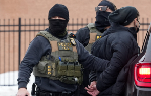 българин канада приближи границата сащ ice задържаха близо месеца