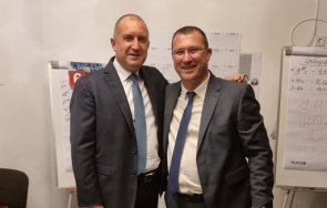 листите познаете копринката водач листа звучи гордо почуква златния пръстен кръцва пури върти глобалната политика