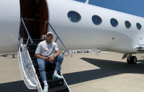 мбапе плаща торби пари частен самолет