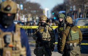 сблъсъци имиграционните служби застреляха годишен мъж минеаполис