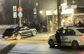 екшън тъмна доба луксозно порше кацна заведение ндк снимки