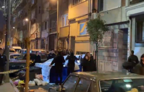 увита чаршаф хвърлена боклука откриха обезглавено тяло жена отрязани крайници истанбул снимки