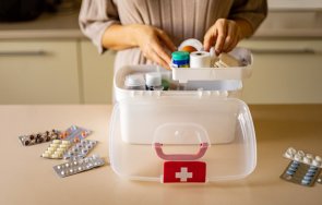 първа помощ дома домашната аптечка