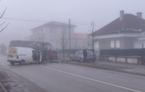 заради лед пътя бус ученици катастрофира бяла слатина