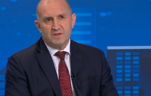 изплю камъчето румен радев каза дали прави партия