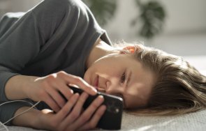 психолог самотата онлайн тормозът голямо предизвикателство тийнейджърите