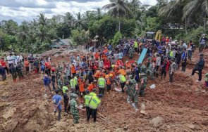 станаха жертвите свлачището индонезия