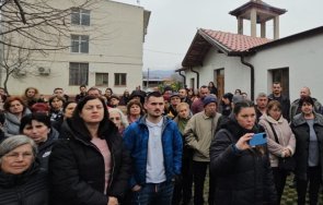 миряни сливен искат натирения разпопен свещеник