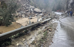 чашата прелива трети ден републиканският път велинград сърница остава затворен