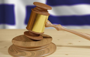 гръцки свещеник признат виновен малтретиране деца хуманитарна организация