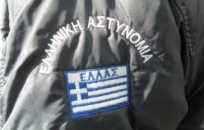 гръцки сръбски полицаи патрулират заедно халкидики закинтос лятото