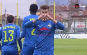 левски все близо полузащитник