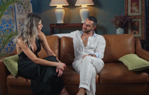 годишна прелетя половината свят среще крис ергенът