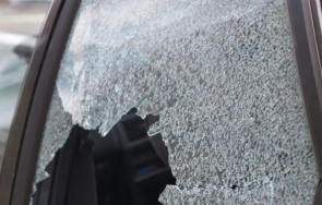 тийнейджър хвърли камък кола движение главния път софия варна