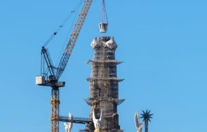 100 години саграда фамилия стана високата църква света