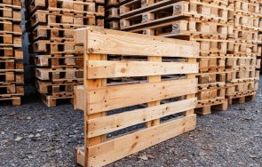 чевръст тарикат задигна европалети рампата супермаркет