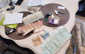 четирима ало измамници българия румъния закопчаха добрич снимки