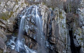 спасители помогнаха туристи заради заледени пътеки боянския водопад