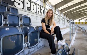 горещ скандал снимали години наред футболистки голи душа