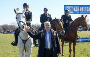 добре пури бири водки въргаляне земята спане пейки купони почивки дечев снимки