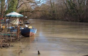 високо нивото река камчия язовир тича изпуска контролирано