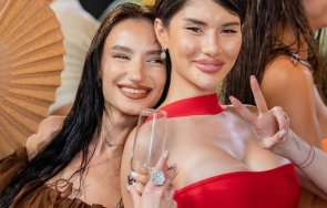 пламена ергенът показа изглеждала корекциите снимка