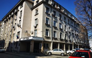 дечев спри хвръкна главата един полицейски шеф