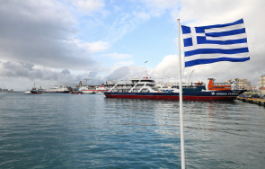 гръцки моряци стачкуват искане евакуация техни колеги района близкия изток