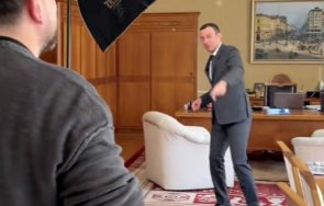 тотален шок васко терзиев снима клипчета танцува докато софия тъне боклук разруха видео