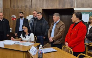 силен отбор водач листата кандидат депутати дпс русе атидже алиева вели