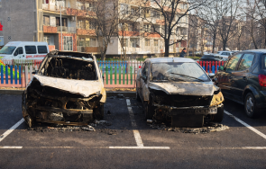 разследват умишлен палеж автомобили казанлък