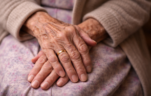 години възрастната жена света