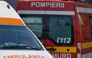 трима ученици пострадали тежка катастрофа румъния училищен микробус камион