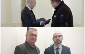 гошо боеца разхожда кабинетите властта сякаш дома янкулов гюров страхуват