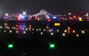 самолет сблъска пожарна летище гуардия йорк